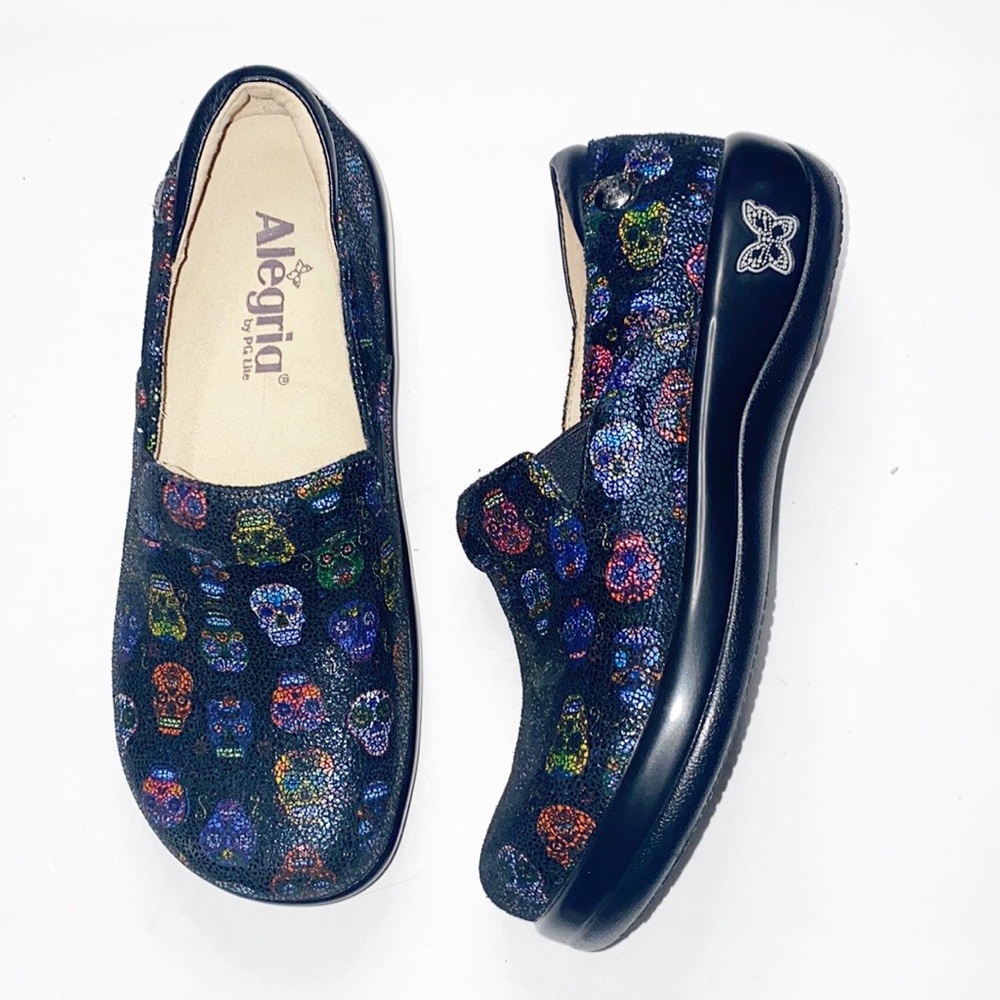 Alegria Keli Professional Slip Resistant Black Sugar Skull Dottie Slip On Clogs